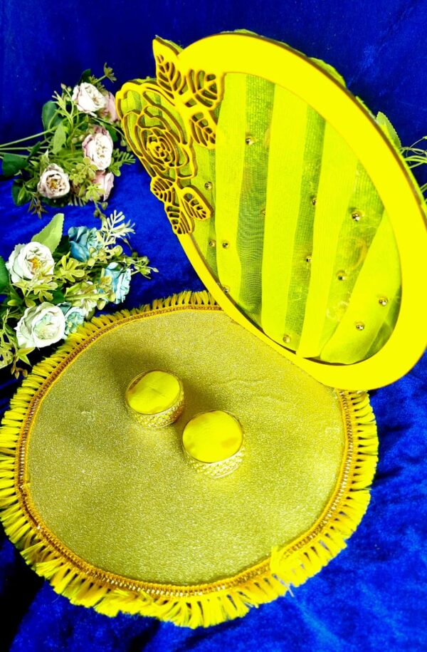Elegant Yellow Rose Engagement Ring Platter - Image 3