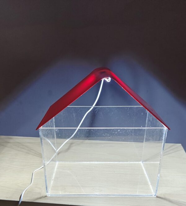 House-Shaped LED Aquarium – Modern Acrylic Fish Tank with Decorative Roof Light